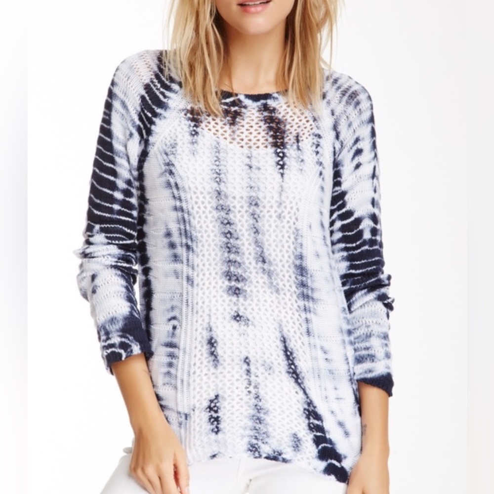 Vince Camuto Turo light sweater in a tie-dye color and size L